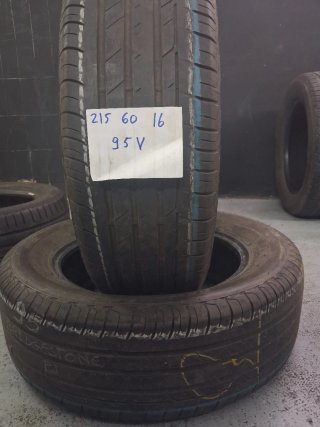 Neumático 215/60 R16 95V Neumáticos en buen estado