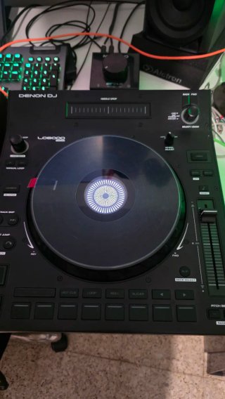 2 x Denon DJ LC6000 Prime