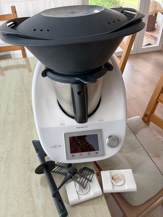 Thermomix TM5 en perfecto estado. Accesorios