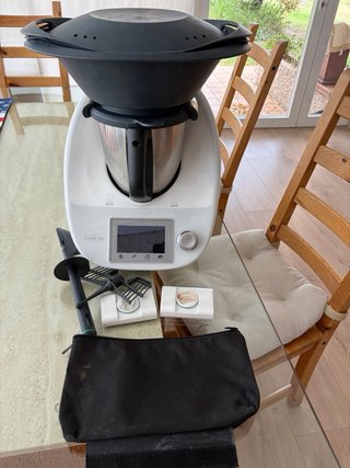 Thermomix TM5 en perfecto estado. Accesorios