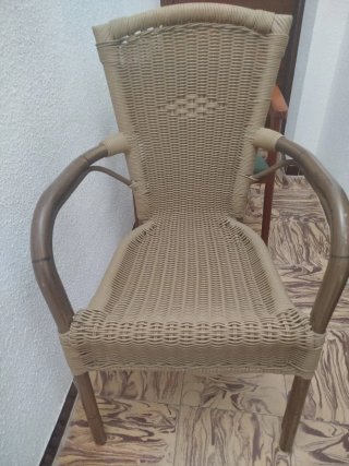 Sillas de terraza mimbre y madera