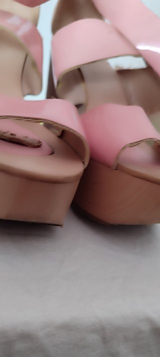 Tacones rosas y beige