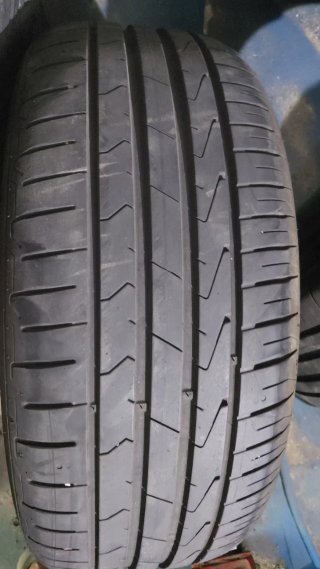 Neumáticos 215/55/17