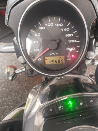 Suzuki Intruder M800 Negra