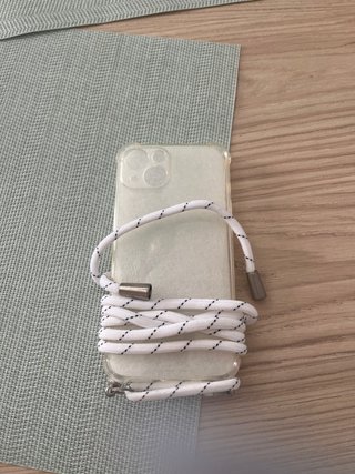 Funda iPhone 13 con cordón