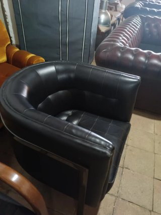Butaca Chester Piel Negra Diseño