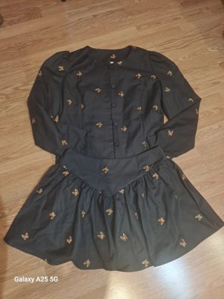 Conjunto Falda Pantalón Mariposas Negro y Dorado