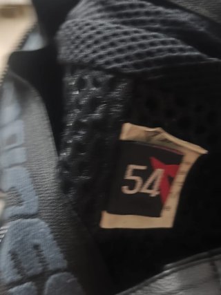 Mono Dainese Cuero Negro y Blanco