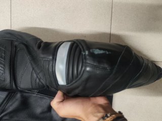 Mono Dainese Cuero Negro y Blanco