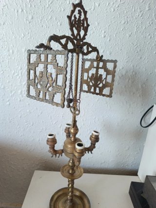 Antiguo candil de latón