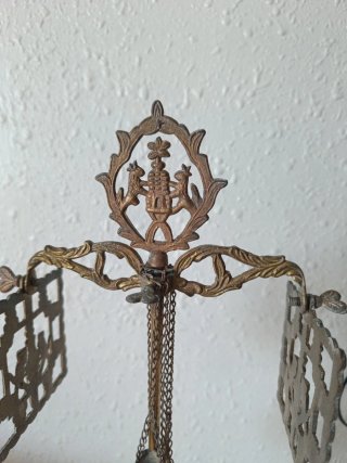 Antiguo candil de latón
