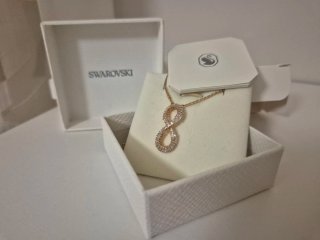 Swarovski Collana e Orecchini Infinito