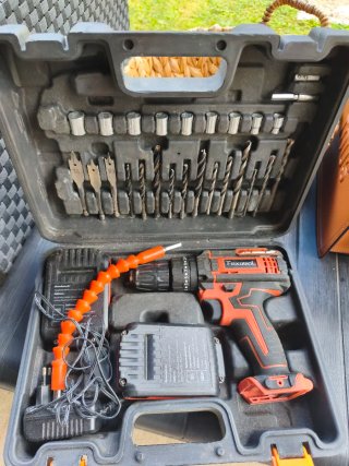 Taladro Faxamol 21V con maletín y accesorios