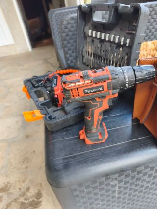 Taladro Faxamol 21V con maletín y accesorios
