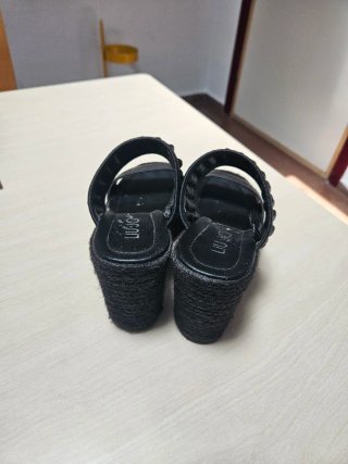 Sandalias cuña Liu Jo negras