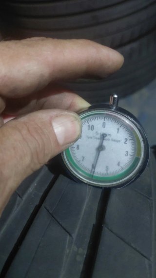 Neumáticos 235/45/17