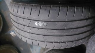 Neumáticos 235/45/17