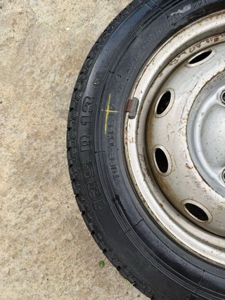 Llanta 13 Renault 4 + Neumático Pirelli P4