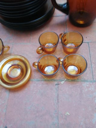 Set di stoviglie in vetro ambra