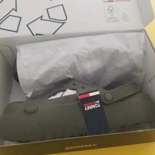 Zuecos Tommy Hilfiger Verde Militar Talla 45-46