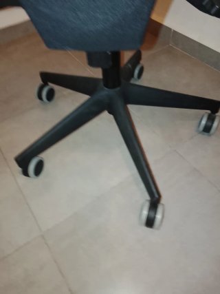 Silla de oficina negra