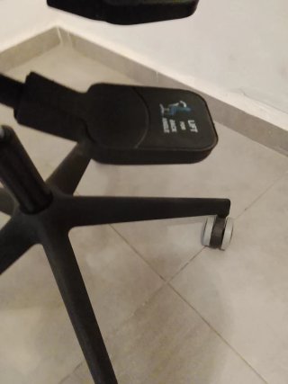 Silla de oficina negra
