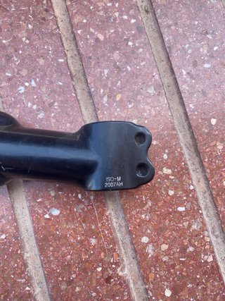 Potencia de bicicleta larga negra