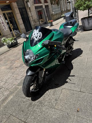 Suzuki GSX-R 600 K7 Verde