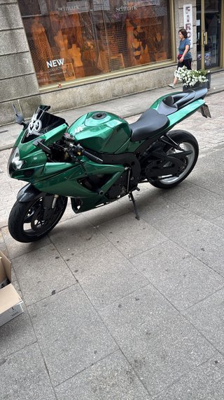 Suzuki GSX-R 600 K7 Verde