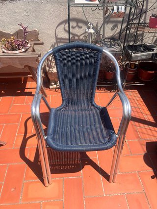 Silla de terraza bar azul y plateada