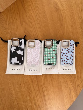 iPhone 16 Pro Blanco + 4 fundas + cargador MagSafe