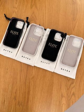 iPhone 16 Pro Blanco + 4 fundas + cargador MagSafe