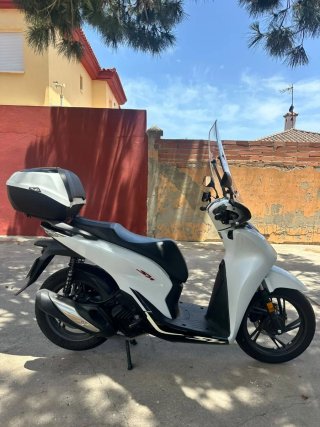 Honda SH 125i Scooter Blanca