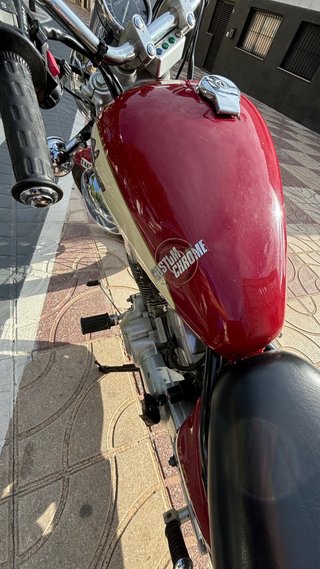 Moto Yamaha 250 cc Roja