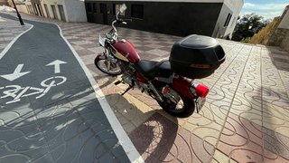 Moto Yamaha 250 cc Roja