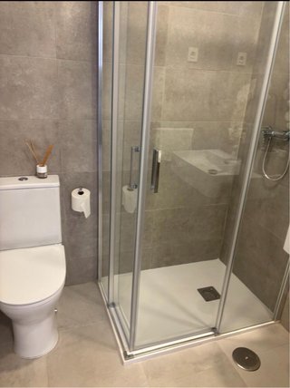 Alquilo habitación a chica sola, seria y resporsab