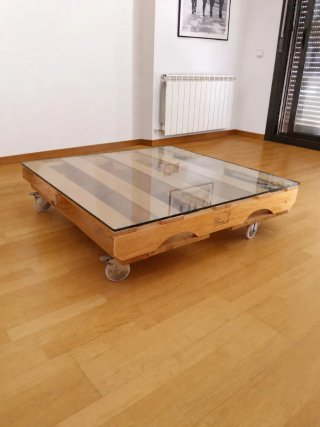 Mesa centro madera y cristal 1x1m con ruedas