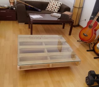 Mesa centro madera y cristal 1x1m con ruedas