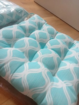 Cojín mullido pastel (2 por 20€)