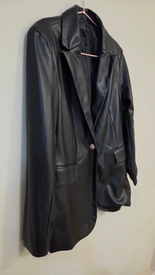 Chaqueta tipo cuero