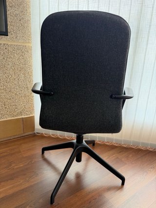 Silla giratoria Ikea gris oscuro