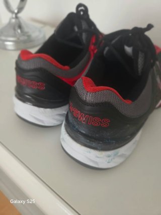Zapatillas K-Swiss Padel Rojas y Negras