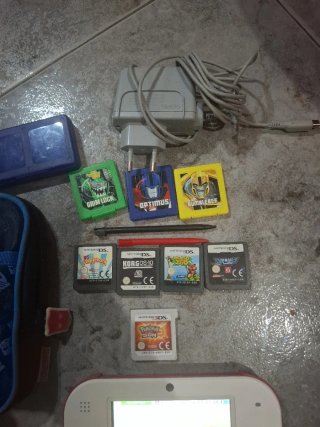 Nintendo 2DS Blanca y Roja