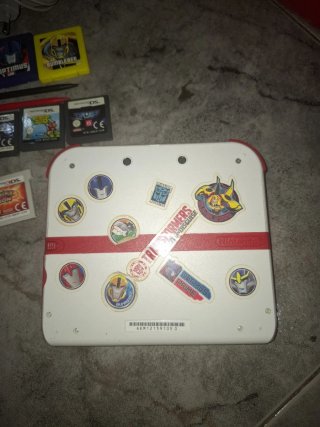 Nintendo 2DS Blanca y Roja