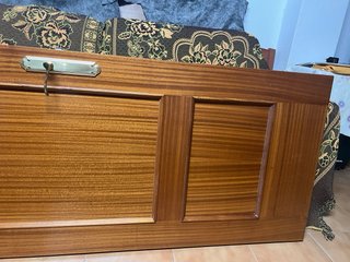 Puerta de madera interior con cerradura