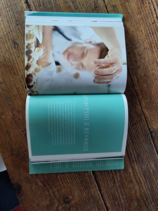 Libro italiano Jamie Oliver "Superfood"