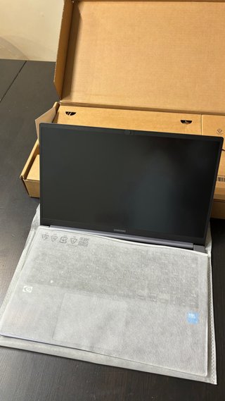 Portátil Samsung Galaxy Book4 NUEVO en caja