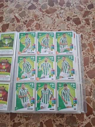 Álbum Adrenalyn con 441 cartas de  LaLiga 2024-25