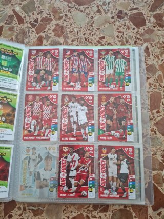 Álbum Adrenalyn con 441 cartas de  LaLiga 2024-25