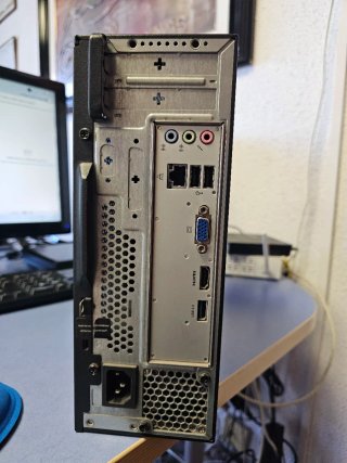 Torre PC Acer Negra y Plateada